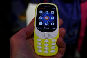 20170226 nokia 3310 yellow closeup 100710588 large 2 300x200 - 20170226-nokia-3310-yellow-closeup-100710588-large-2.jpg