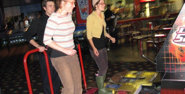 ddr players.jpgx648y348crop1 648x330 - Yet another job menaced by AI! Uh, wait, it says here… Dance Dance Revolution designers