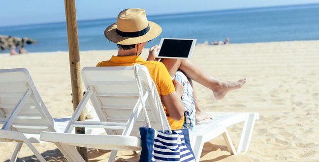 shutterstock tablet beach.jpgx648y348crop1 648x330 - Douglas Coupland: The average IQ is now 103 and the present is melting into the future