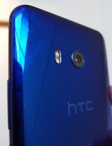 htc u11 blue1 230x300 - htc_u11_blue1.jpg