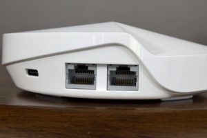 tp link deco m5 ports 100726054 large 300x200 - tp-link-deco-m5-ports-100726054-large.jpg