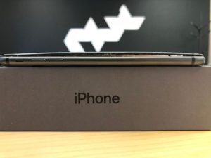 macrumors iphone 8 swollen battery 100738110 large 300x225 - macrumors-iphone-8-swollen-battery-100738110-large.jpg