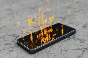 phone burn shutterstock 300x199 - phone_burn_shutterstock.jpeg