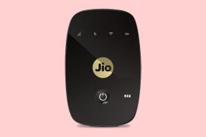 Reliance Jio JioFi 4G dongle 1 300x200 - Reliance-Jio-JioFi-4G-dongle-1.jpg